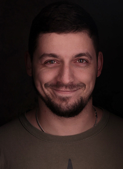 МАКСИМ ОЛЕКСІЇВ